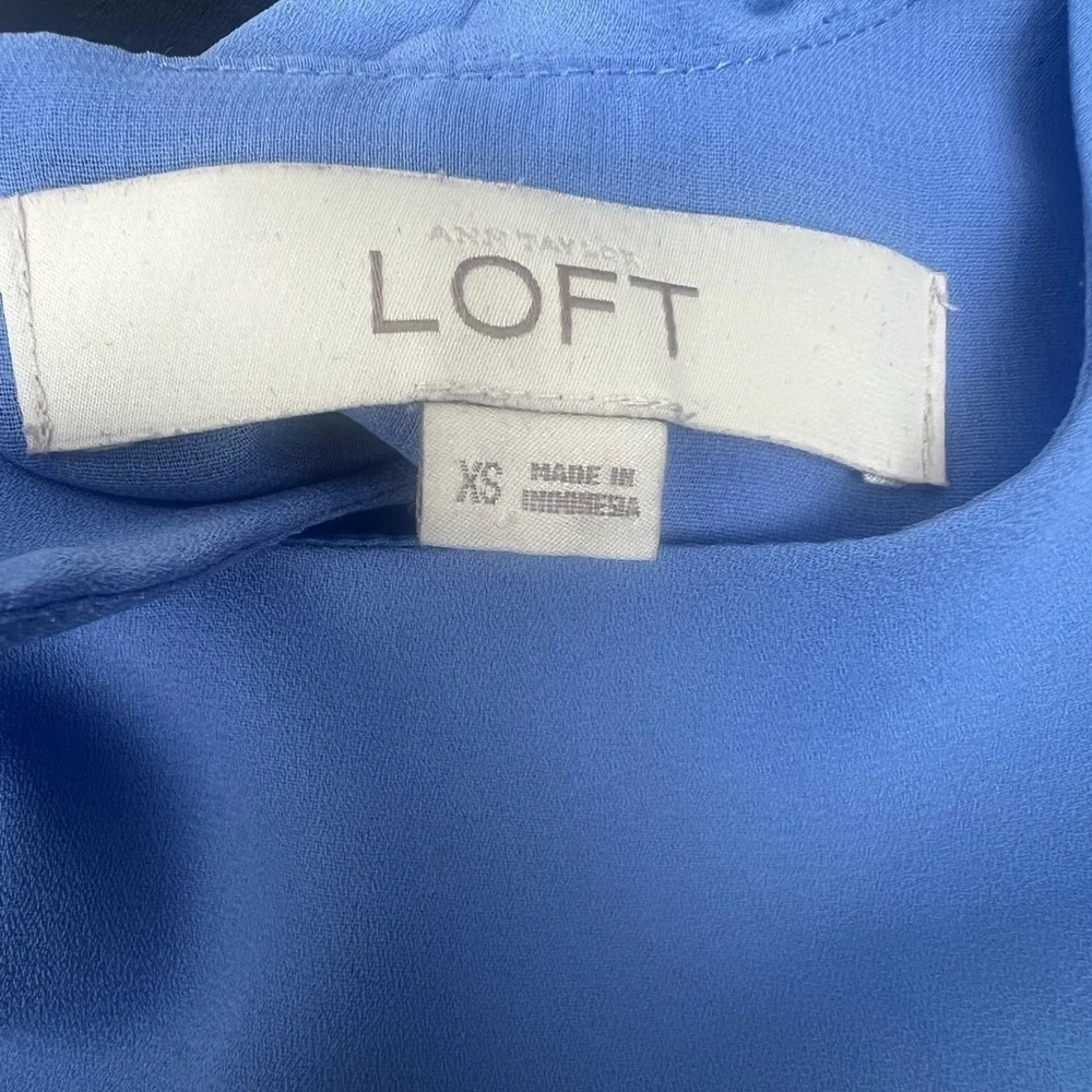 LOFT Periwinkle Blue Ruffle Back Blouse Tank XS - Picture 3 of 3